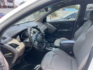 Hyundai Tucson GLS AWD 2011 White