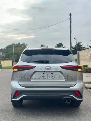 Toyota Highlander 2021 Silver