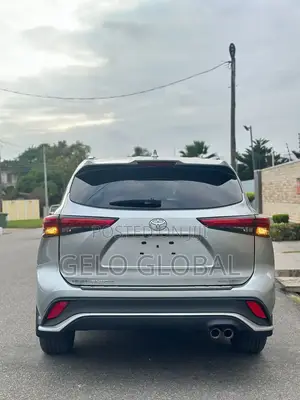 Toyota Highlander 2021 Silver