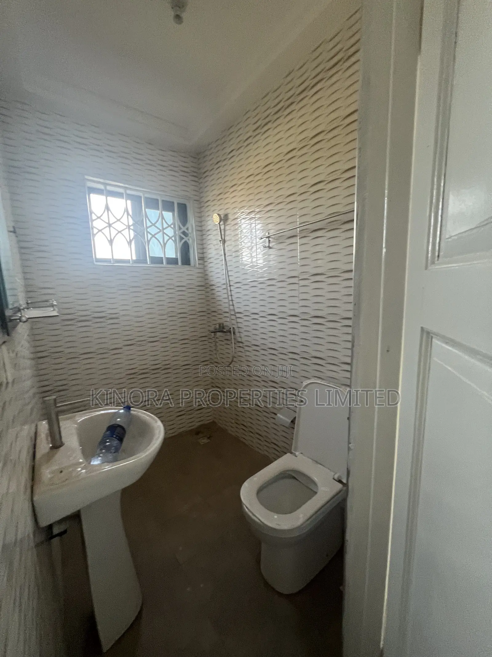 1bdrm Apartment in Obibini Junction, Abokobi for rent