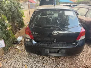 Toyota Vitz 1.0 FWD 5dr 2010 Black