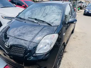 Toyota Yaris Base Hatchback 3dr 2010 Black