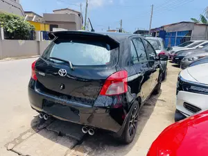Toyota Yaris Base Hatchback 3dr 2010 Black