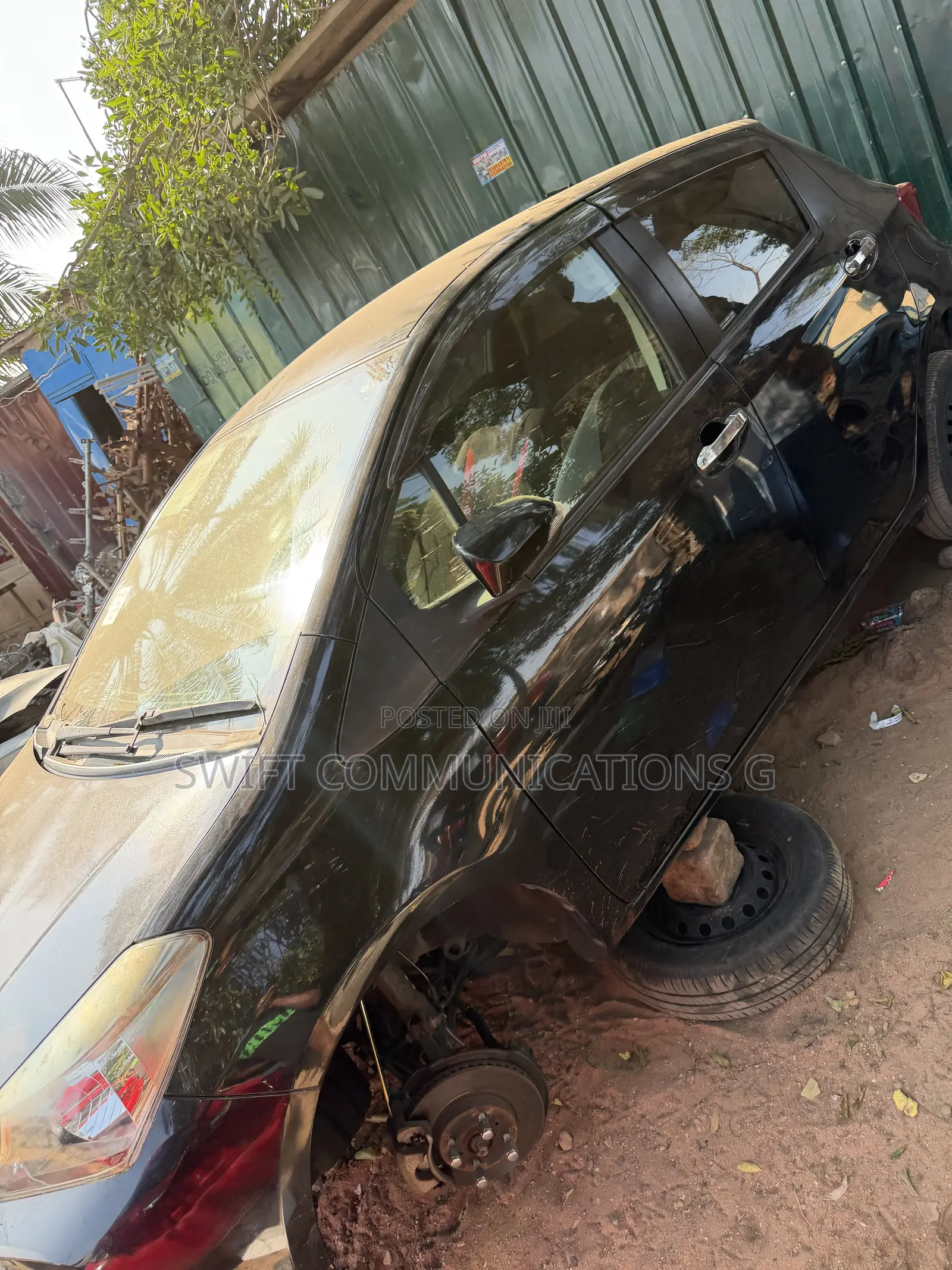 Toyota Vitz 1.3 FWD 5dr 2015 Black