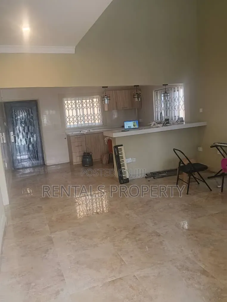 3bdrm Duplex in Estate for rent