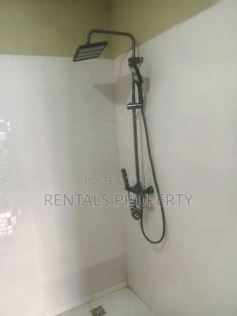 3bdrm Duplex in Estate for rent