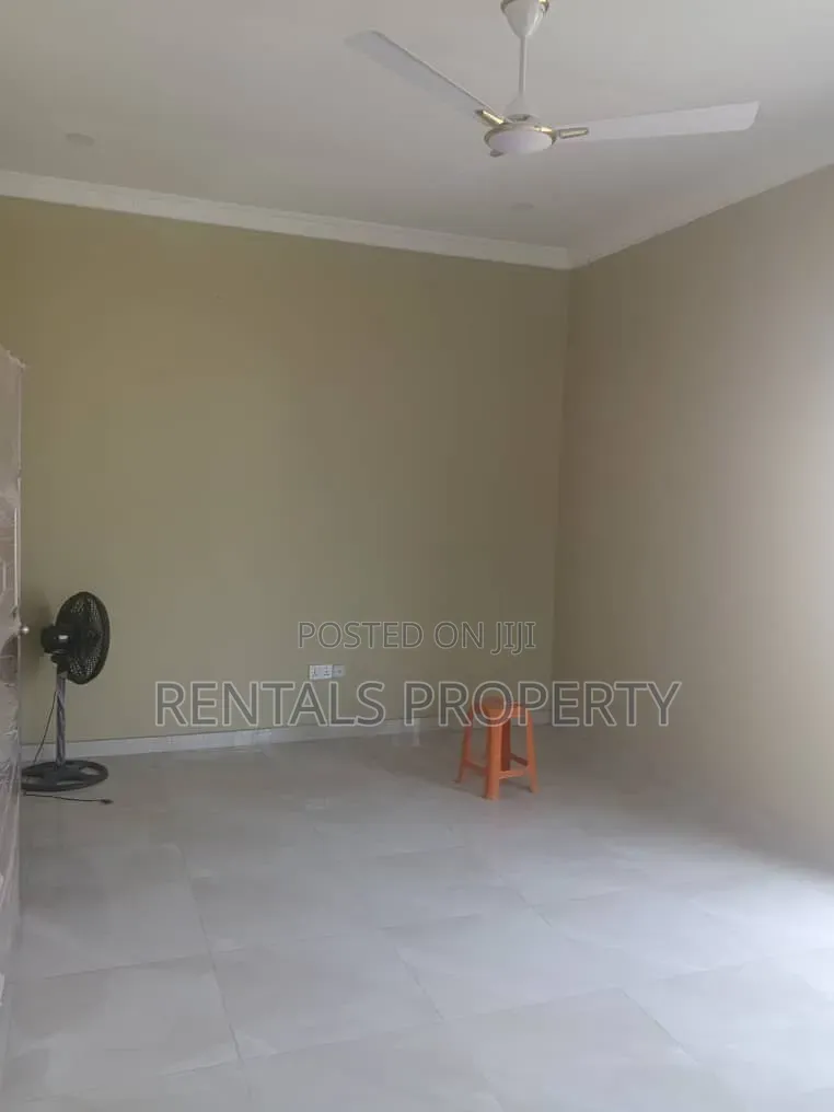 3bdrm Duplex in Estate for rent