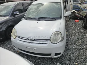 Toyota Sienta 2012 White
