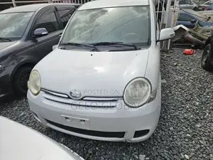 Toyota Sienta 2012 White