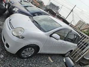 Toyota Sienta 2012 White