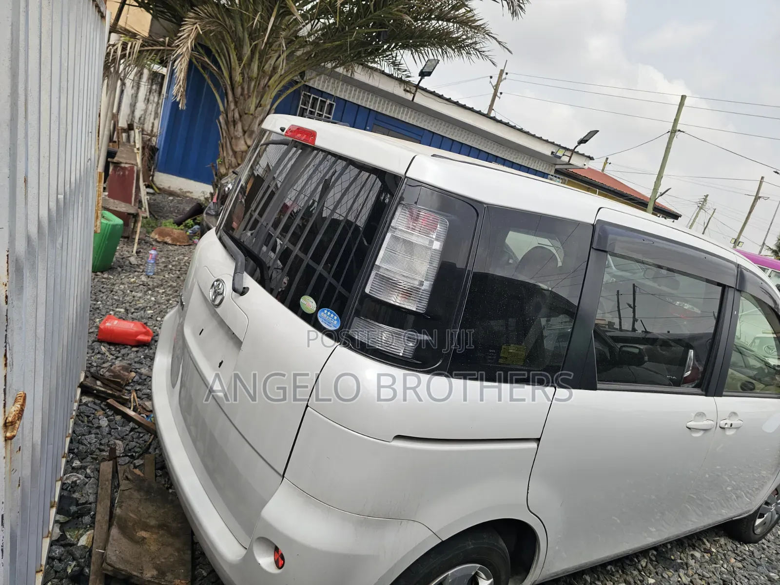 Toyota Sienta 2012 White