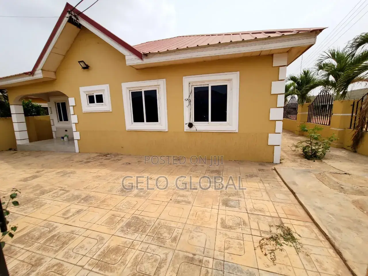 2bdrm Apartment in Kumsark, East Legon for sale