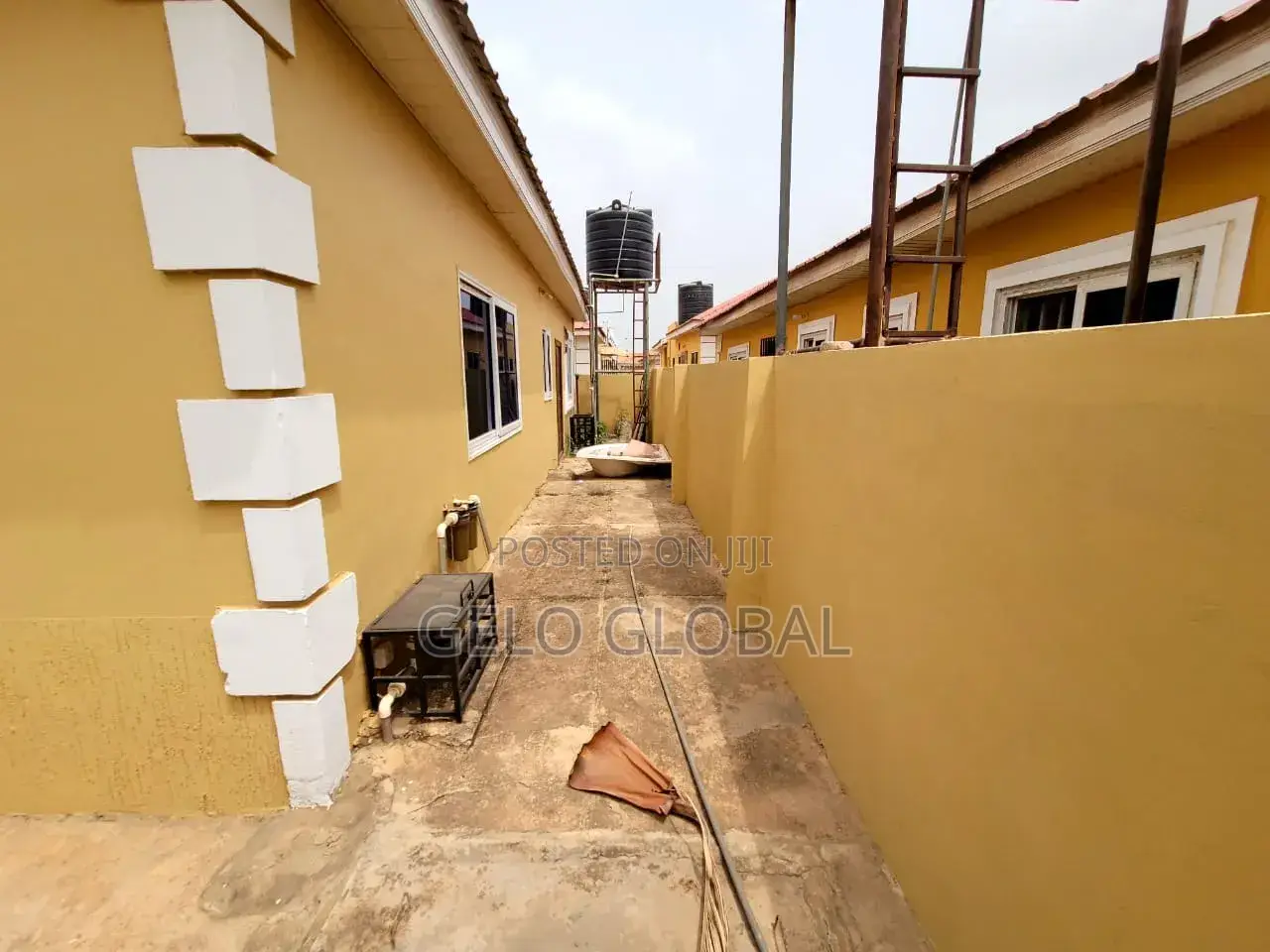 2bdrm Apartment in Kumsark, East Legon for sale