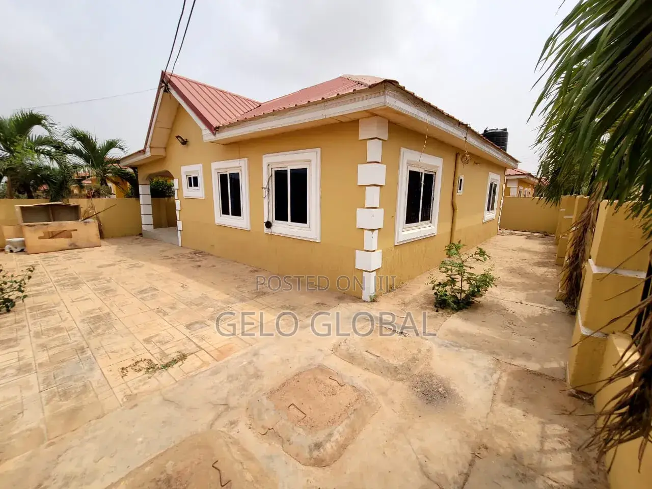 2bdrm Apartment in Kumsark, East Legon for sale