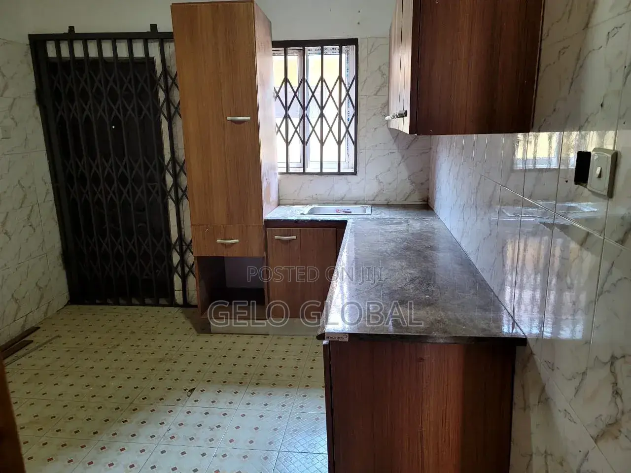 2bdrm Apartment in Kumsark, East Legon for sale