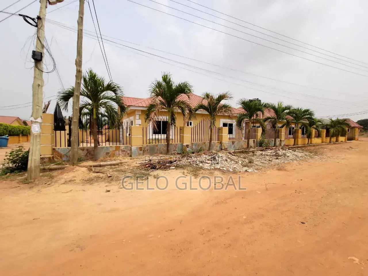 2bdrm Apartment in Kumsark, East Legon for sale