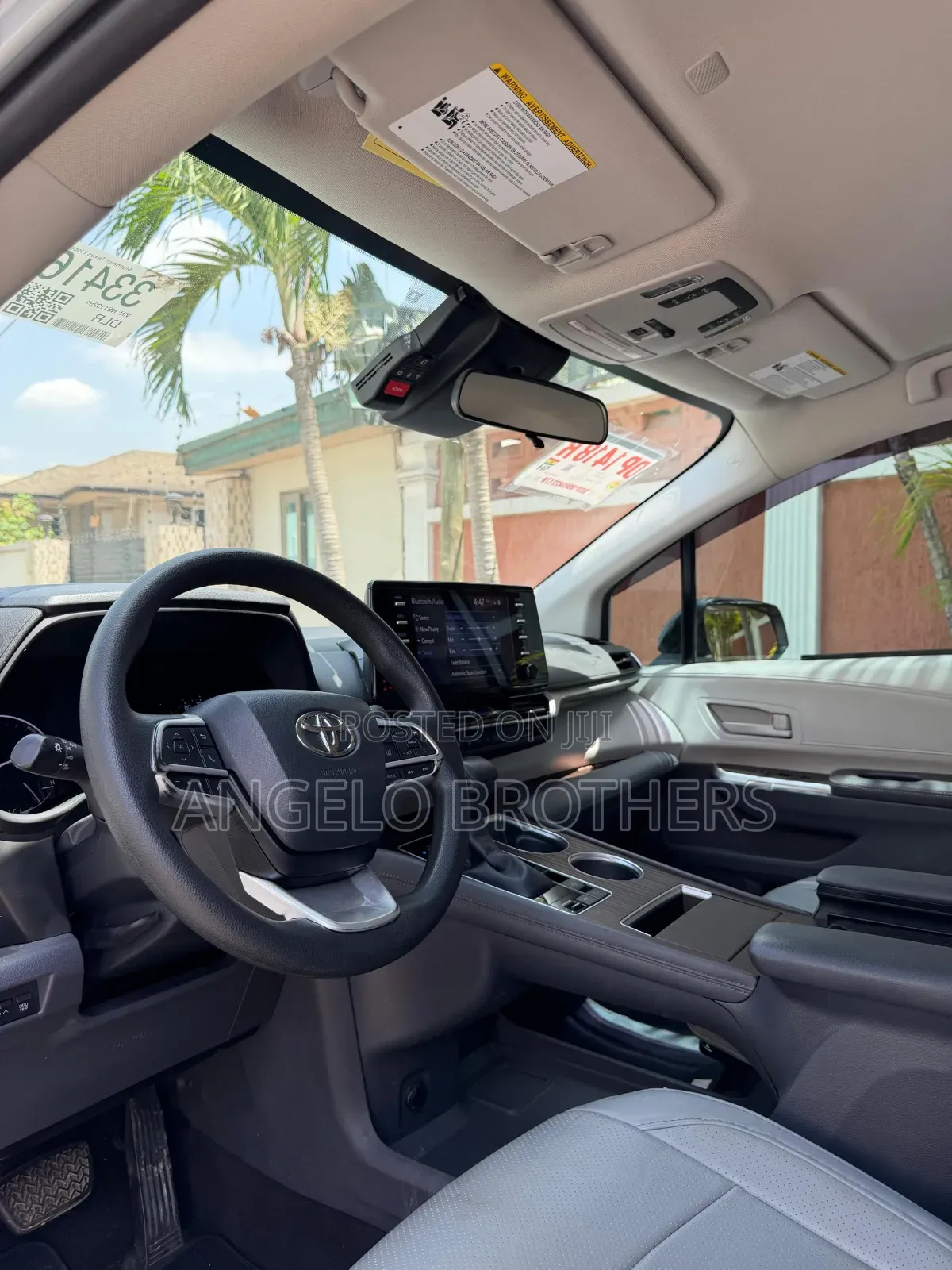 Toyota Sienna 2022 Silver