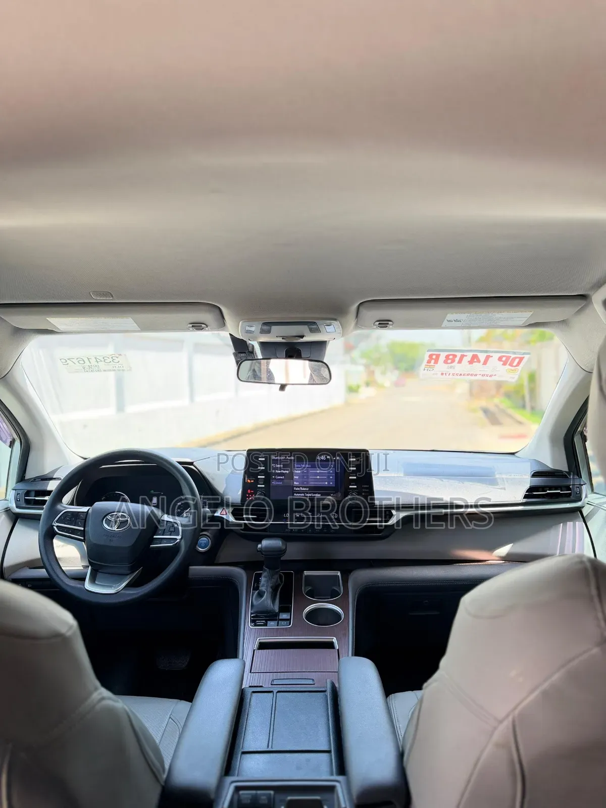 Toyota Sienna 2022 Silver