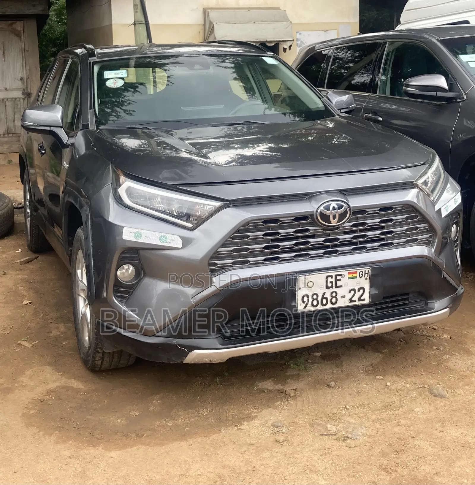 Toyota RAV4 XLE 2021 Gray