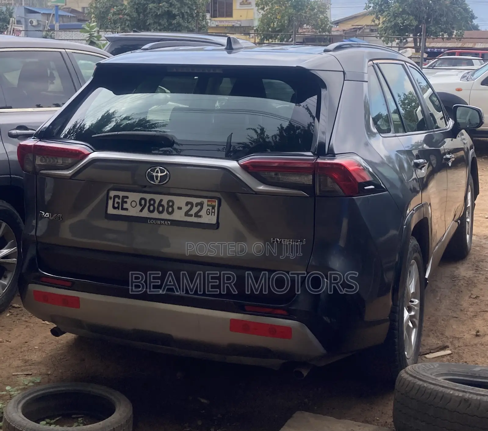 Toyota RAV4 XLE 2021 Gray