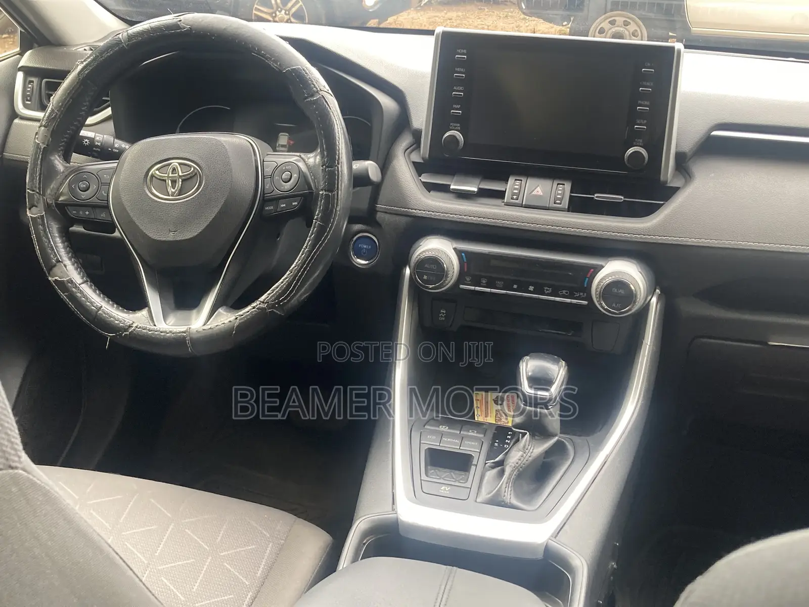 Toyota RAV4 XLE 2021 Gray