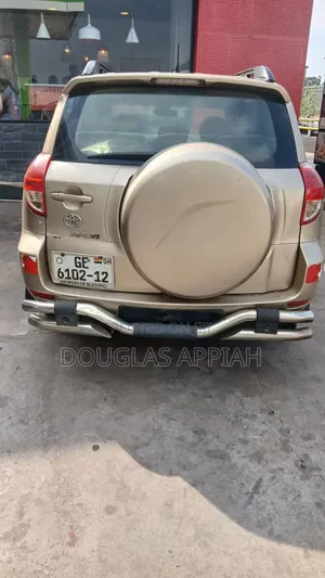 Toyota RAV4 4x4 2009 Gold