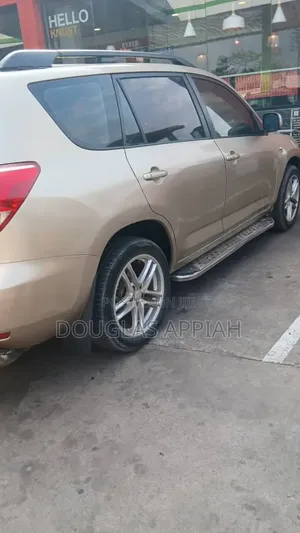 Toyota RAV4 4x4 2009 Gold