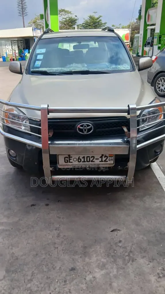 Toyota RAV4 4x4 2009 Gold