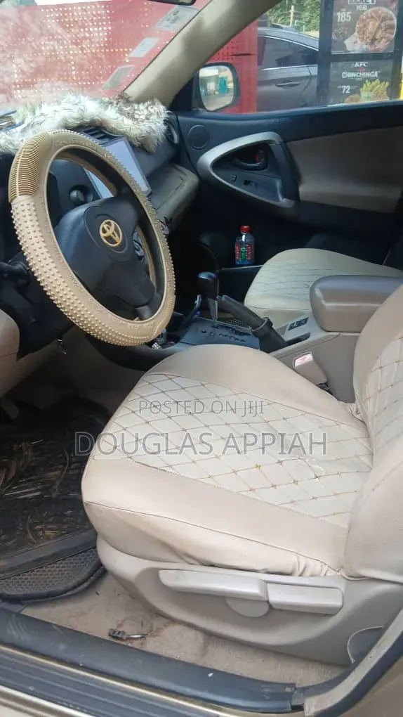 Toyota RAV4 4x4 2009 Gold