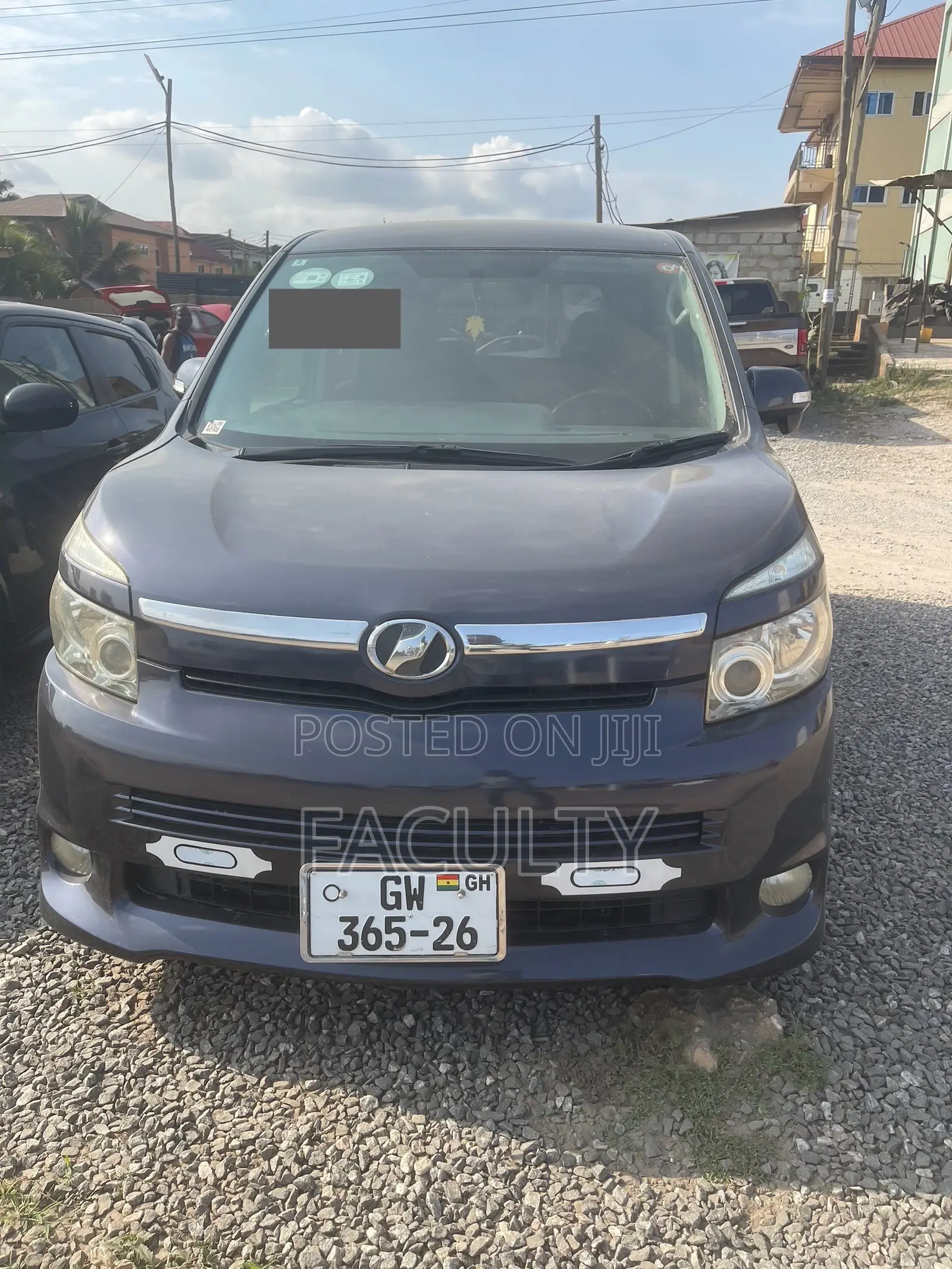 Toyota Voxy V 4WD 8-Seater 2013 Gray