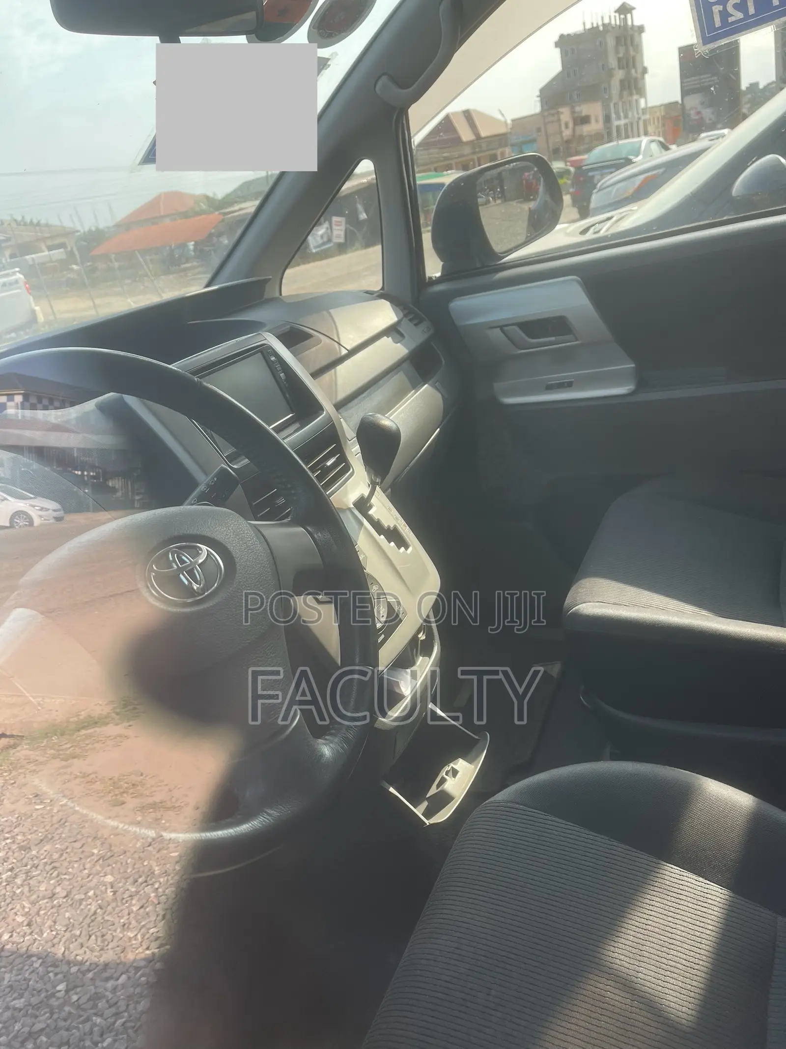Toyota Voxy V 4WD 8-Seater 2013 Gray