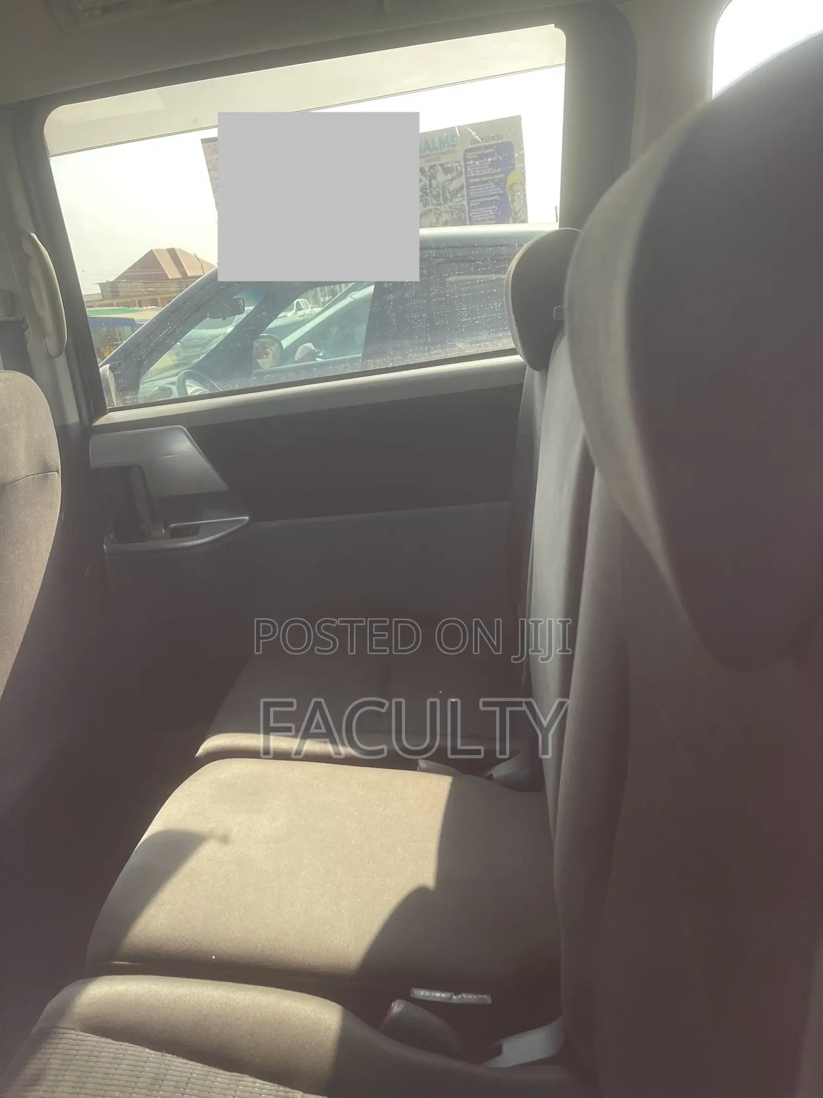 Toyota Voxy V 4WD 8-Seater 2013 Gray