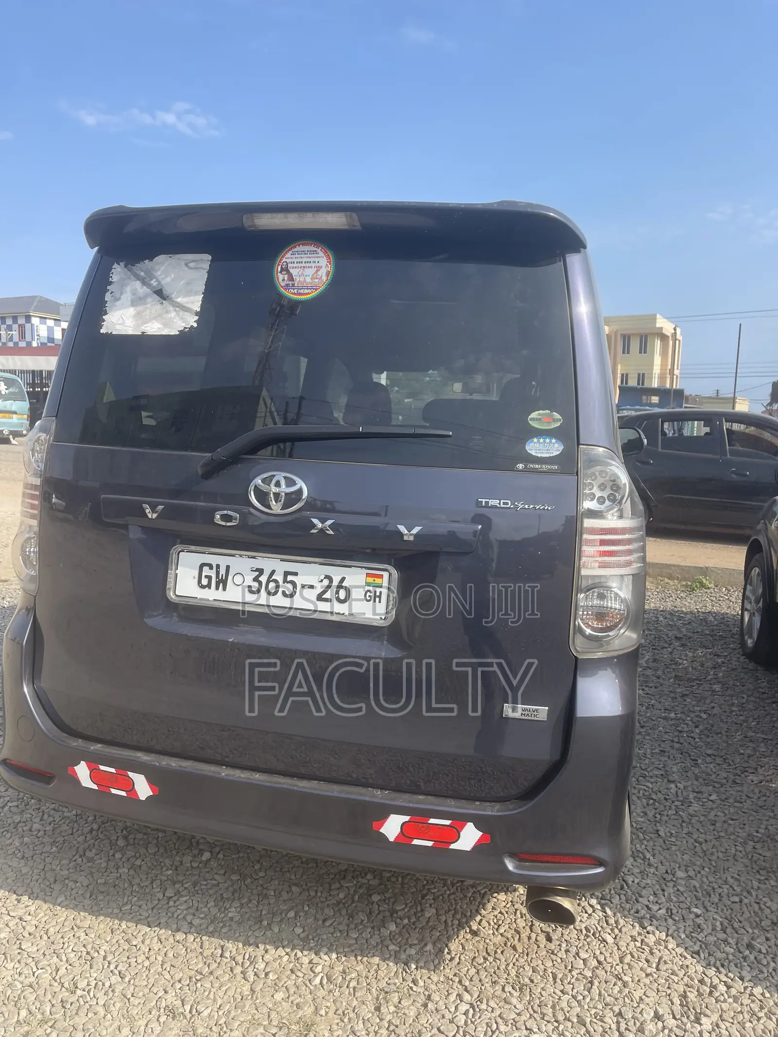 Toyota Voxy V 4WD 8-Seater 2013 Gray