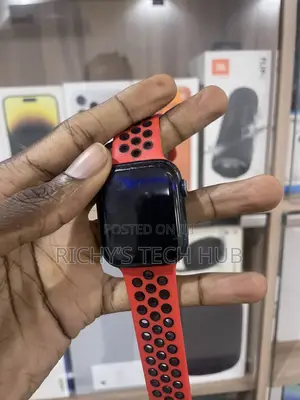 Apple Series 7 44mm GPS Cellular