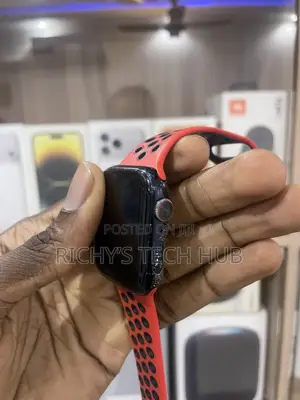 Apple Series 7 44mm GPS Cellular