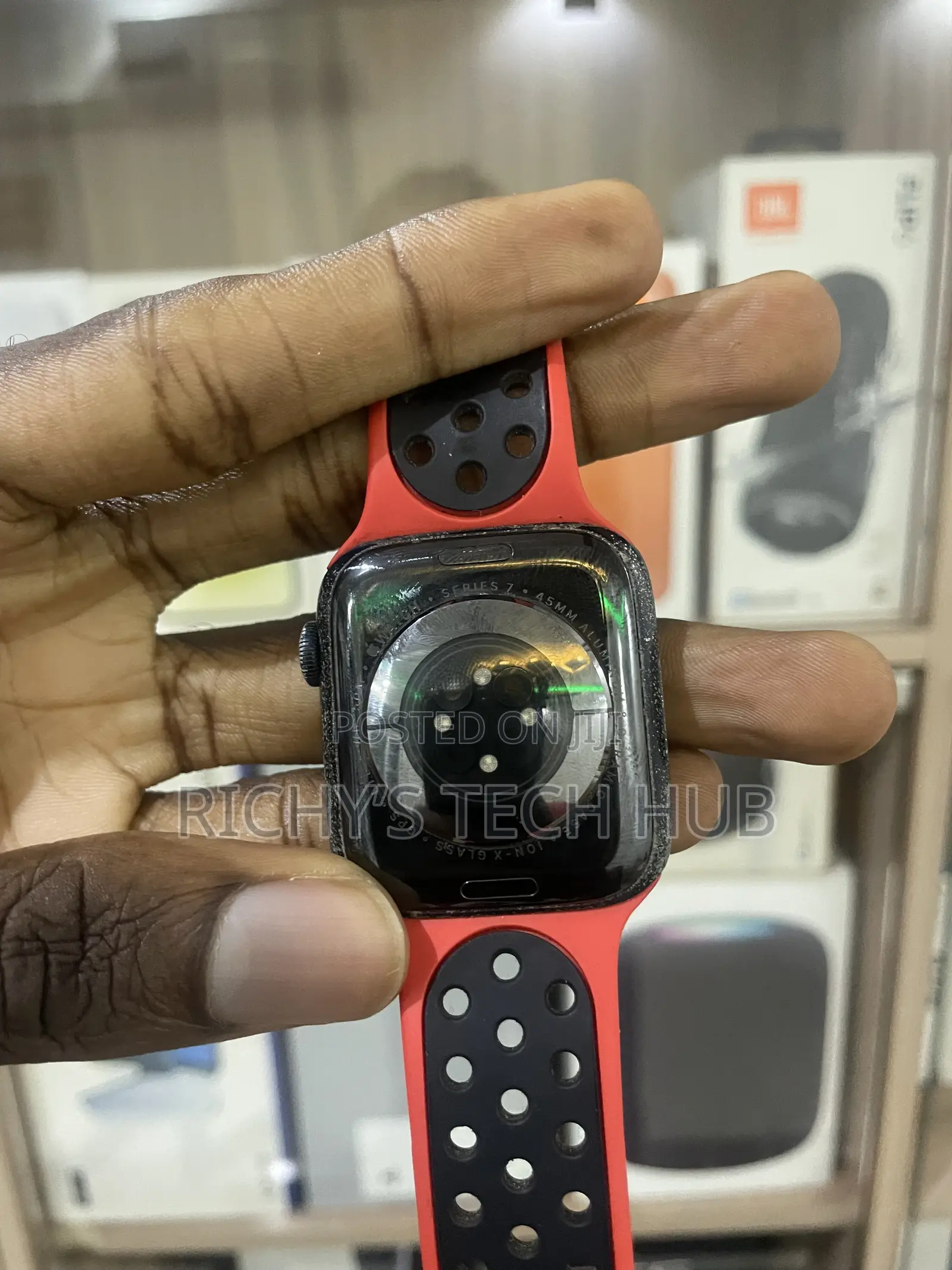 Apple Series 7 44mm GPS Cellular