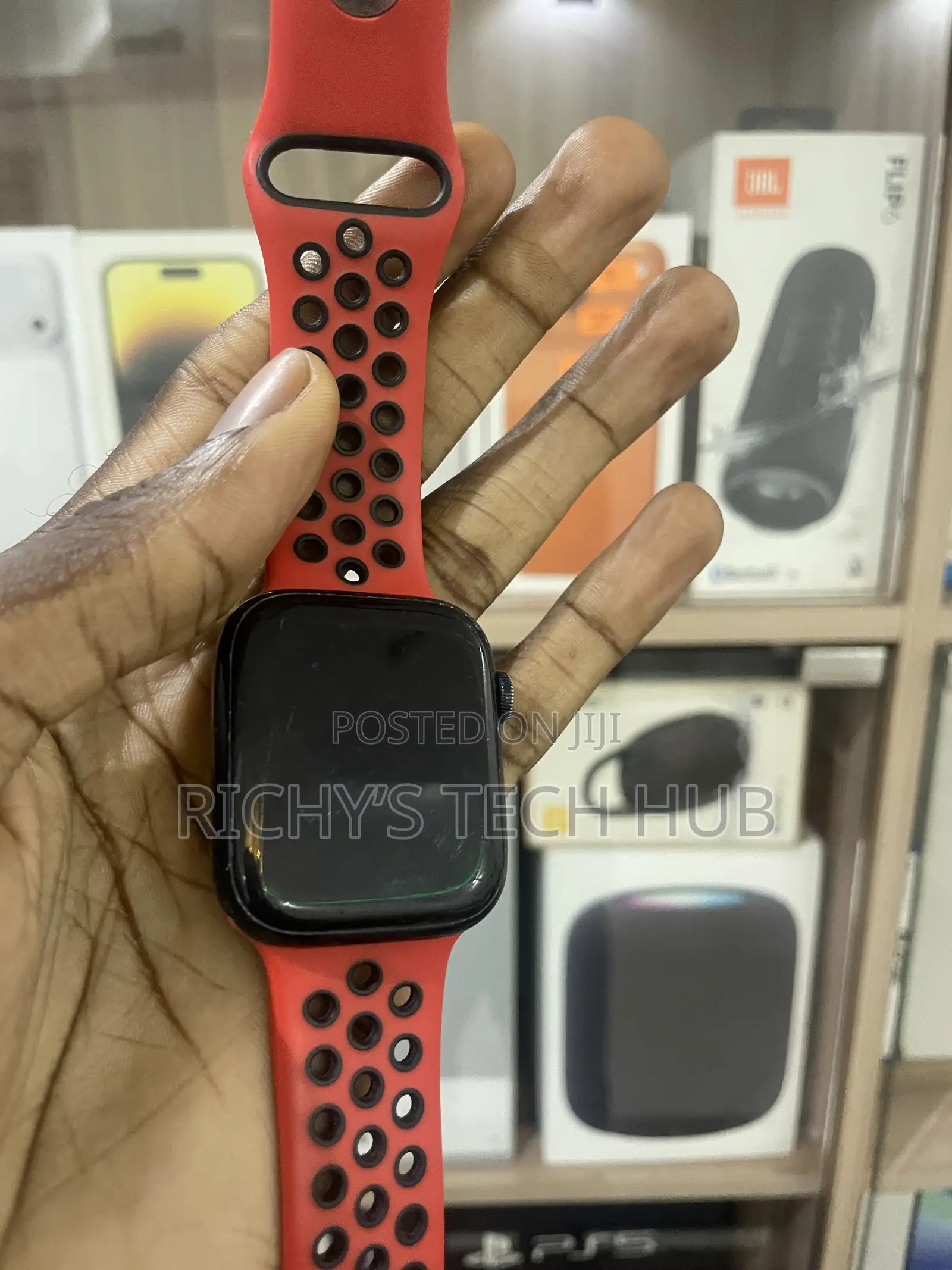 Apple Series 7 44mm GPS Cellular