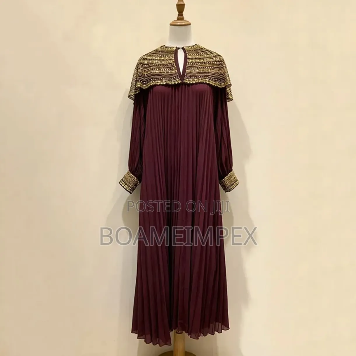 Elegance White/Wine Pleated Evening Gown With Beaded Collar