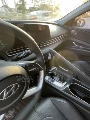Hyundai Elantra Limited 2023 White