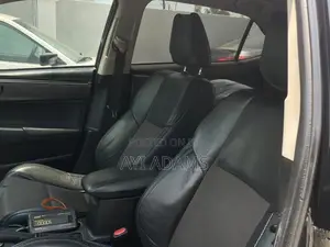 Toyota Corolla SE (1.8L 4cyl 6M) 2018 Black