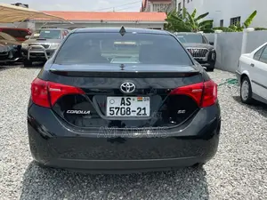 Toyota Corolla SE (1.8L 4cyl 6M) 2018 Black