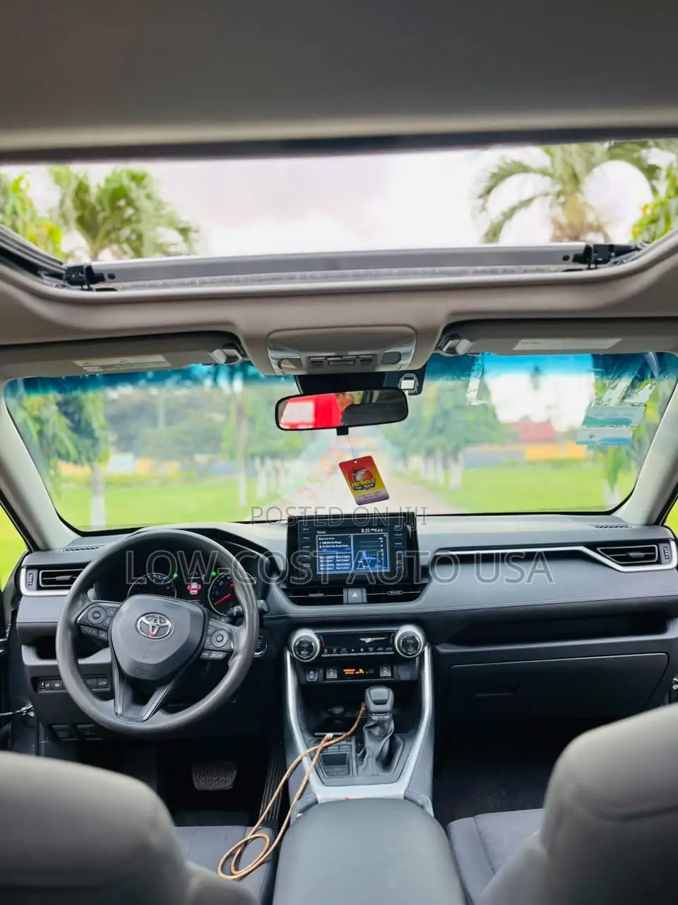 Toyota RAV4 XLE FWD 2019 Blue