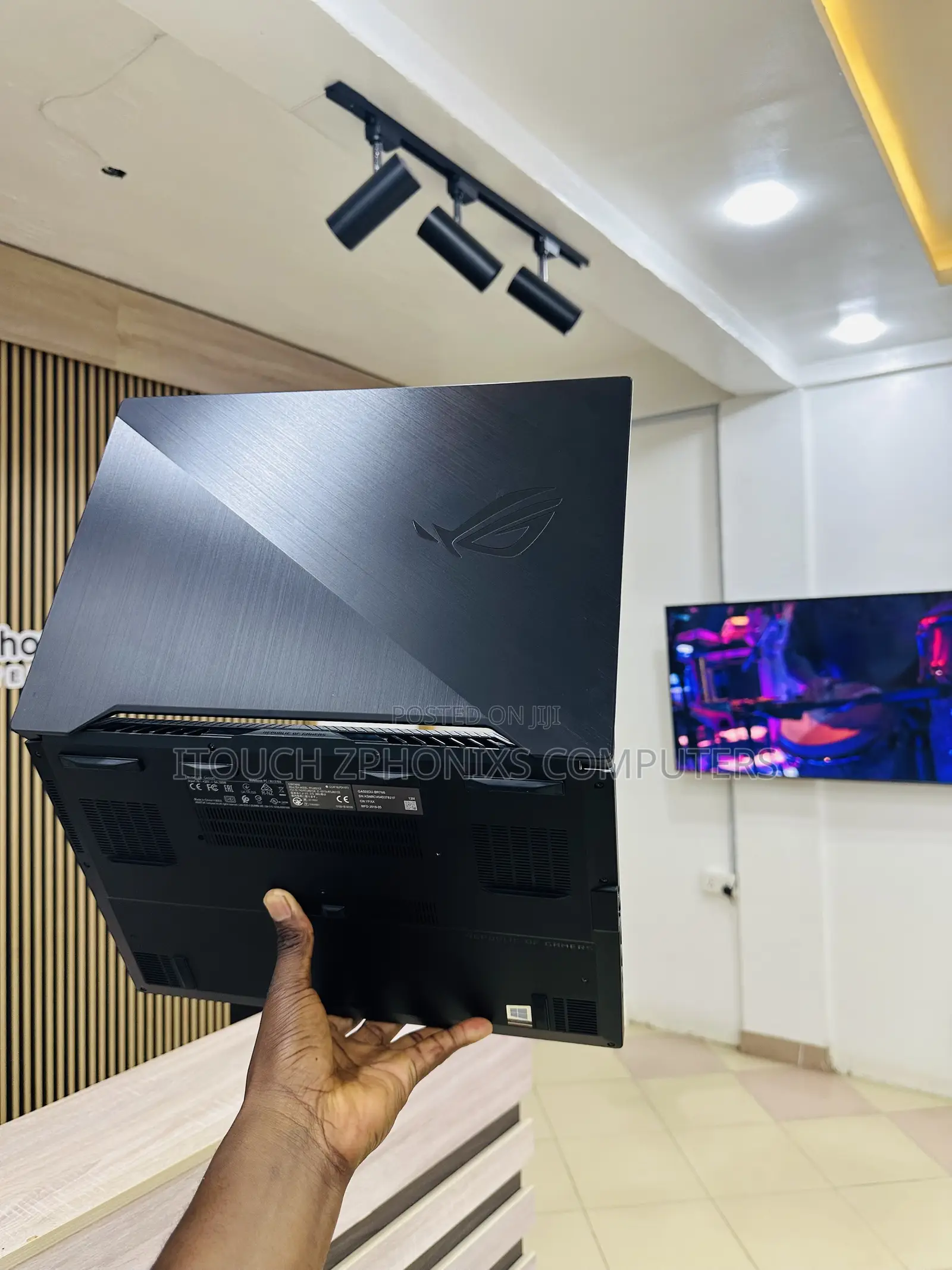 Laptop Asus ROG ZEPHYRUS (GX501) 16GB Intel Core i7 SSD 512GB