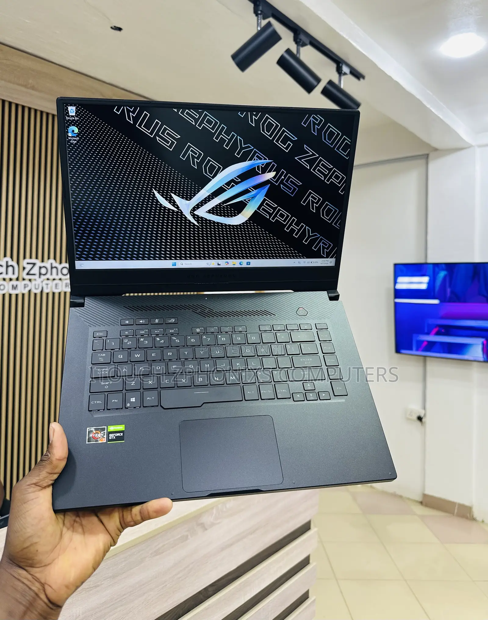 Laptop Asus ROG ZEPHYRUS (GX501) 16GB Intel Core i7 SSD 512GB