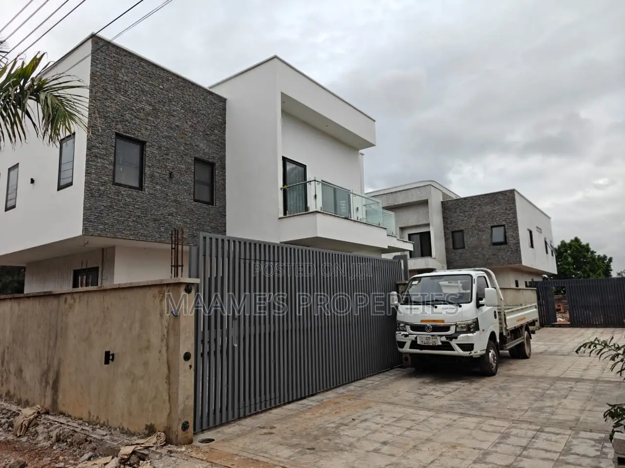 4bdrm Duplex in Tantra Hills for sale