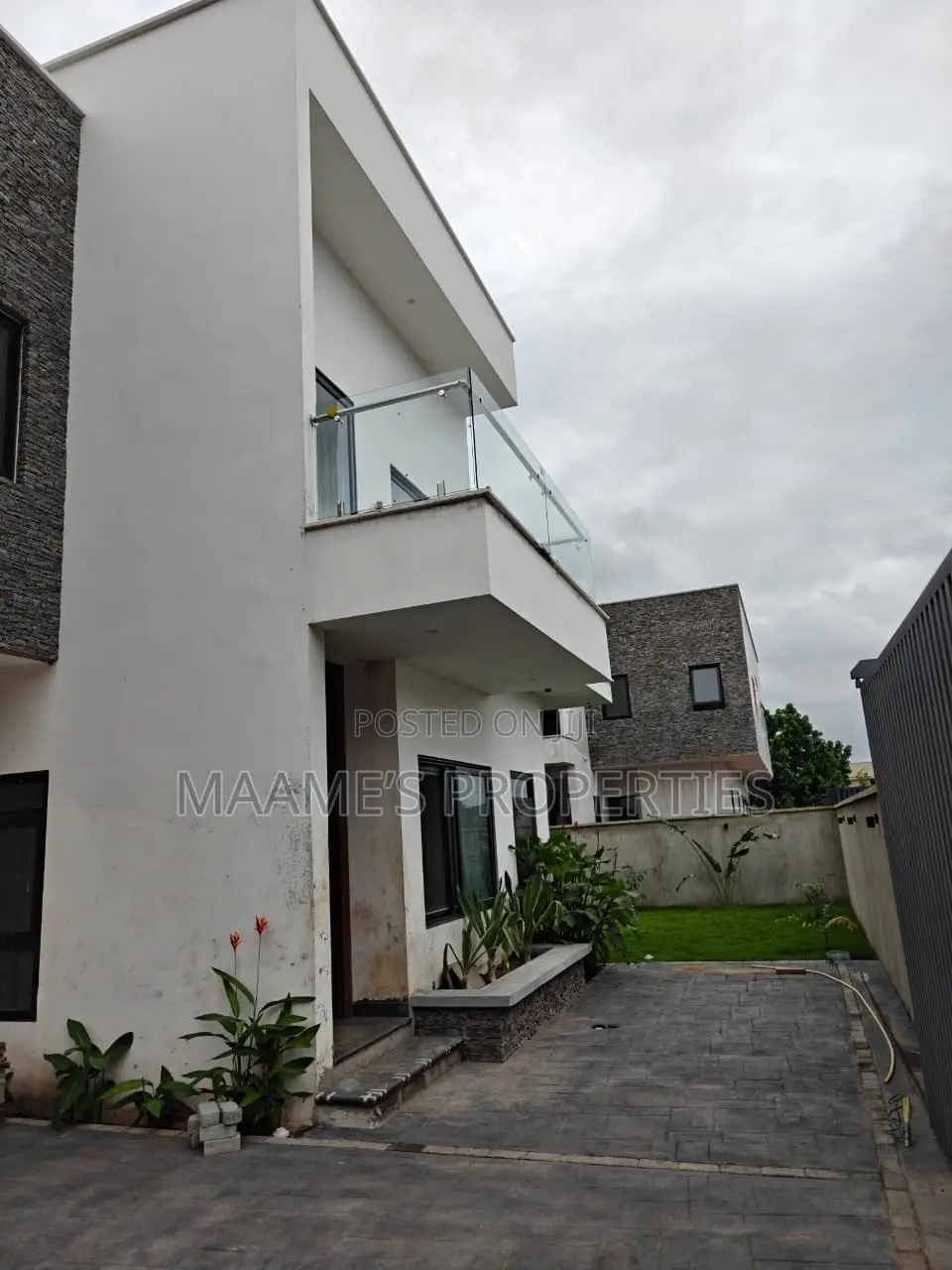 4bdrm Duplex in Tantra Hills for sale