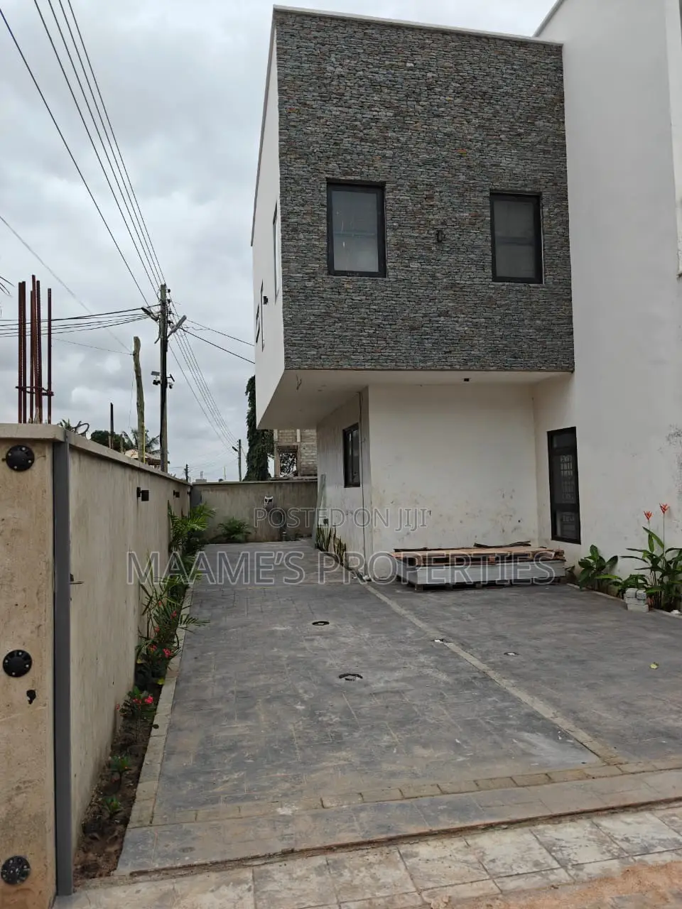 4bdrm Duplex in Tantra Hills for sale