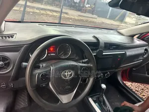 Toyota Corolla SE Special Edition 4dr Sedan (1.8L 4cyl CVT) 2017 Red