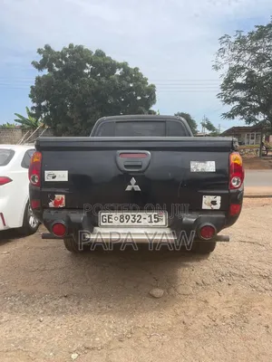 Mitsubishi L200 2013 Black