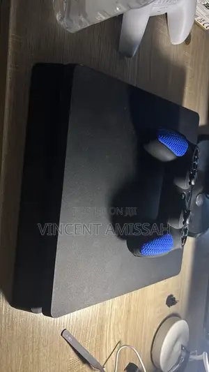 PlayStation 4 Slim